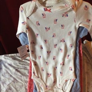 Carters set of 3 clothing for children sz 6months